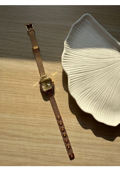 Retro Minimal Hasır Kordon Vintage Kadın Kol Saati fiyatları