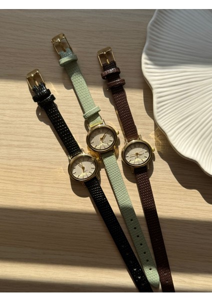 Retro Minimal Deri Kordon Vintage Kadın Kol Saati fiyatları