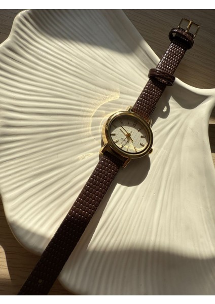 Retro Minimal Deri Kordon Vintage Kadın Kol Saati