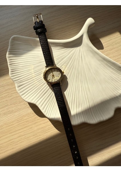 Retro Minimal Deri Kordon Vintage Kadın Kol Saati modelleri