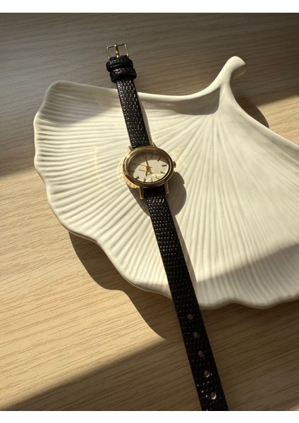 Retro Minimal Deri Kordon Vintage Kadın Kol Saati