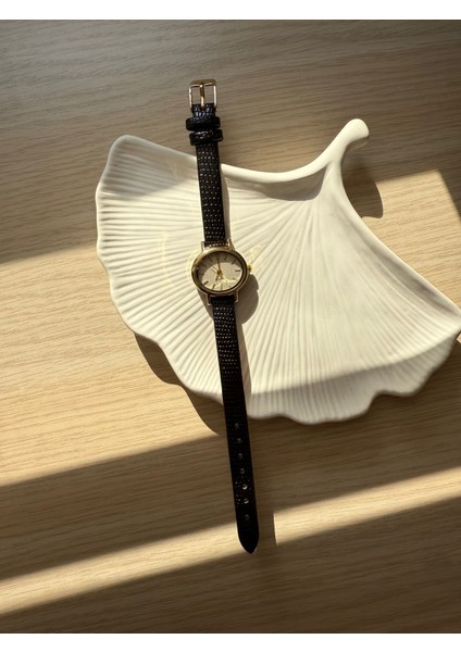 Retro Minimal Deri Kordon Vintage Kadın Kol Saati