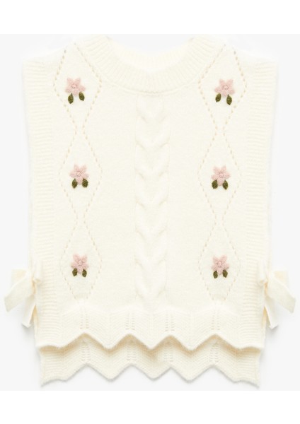 Çiçek Detaylı Kolsuz Bisiklet Yaka Crop Triko Süveter