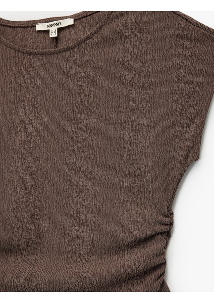 Bürümcük Kumaş Slim Fit Kısa Kollu Bisiklet Yaka Tişört indirimleri