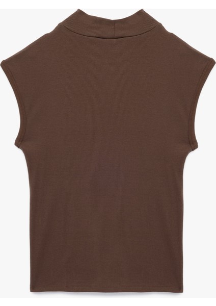 Kolsuz Pamuklu Dik Yaka Tişört fırsatları