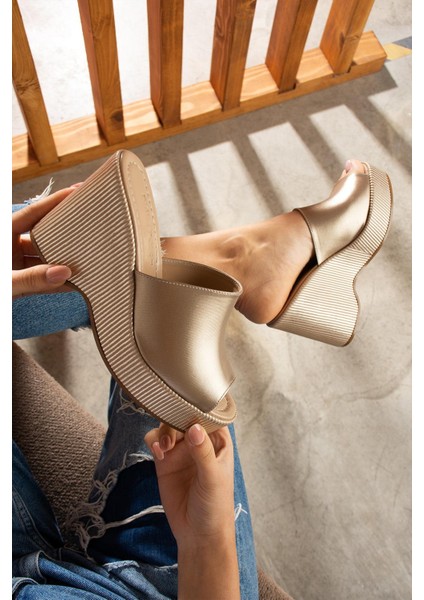Tlay Bej Cilt Dolgu Topuk Terlik