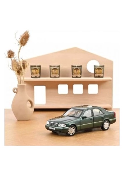 1/18 Mercedes-Benz C-Class 1993 Malachit Green modelleri