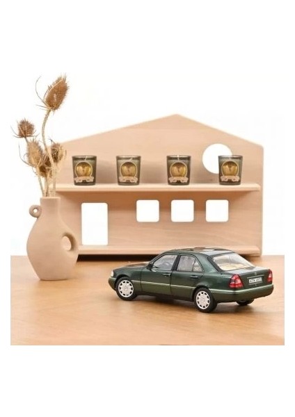 1/18 Mercedes-Benz C-Class 1993 Malachit Green fırsatları
