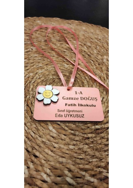 Ahşap Ilkoku Is E Özel Yaka Kartlığı Istediğimiz Renk 10 Adet modelleri