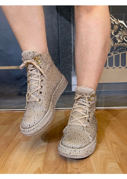 Bot Kadın Bej Rengi Taşlı Bot Parlak Bilek Botları Bağcıklı Rahat ve Şık Altın Taş Sonbahar ve Kış