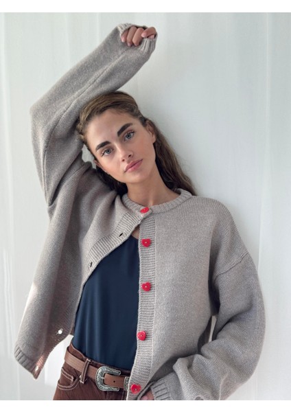 Kalp Düğmeli Simli Hırka Kadın Gri modelleri