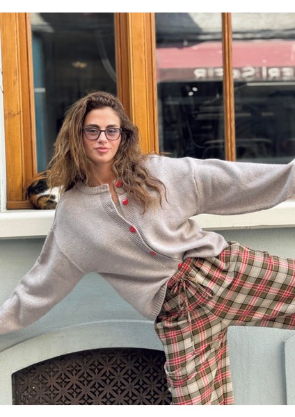 Kalp Düğmeli Simli Hırka Kadın Gri fırsatları