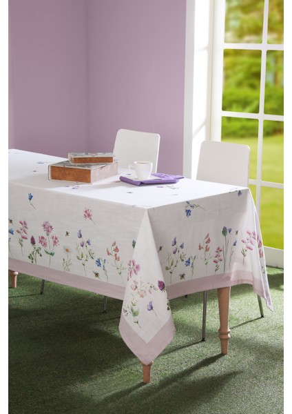 Desenli Masa Örtüsü