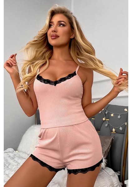 Kadın Pembe Alt ve Üst Dantel Detaylı Şortlu Gecelik Takımı fırsatları