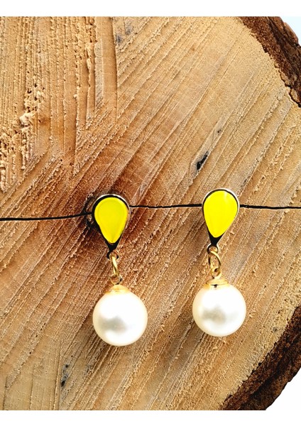 Incili Sarı Renk Detaylı Sallantılı Küpe