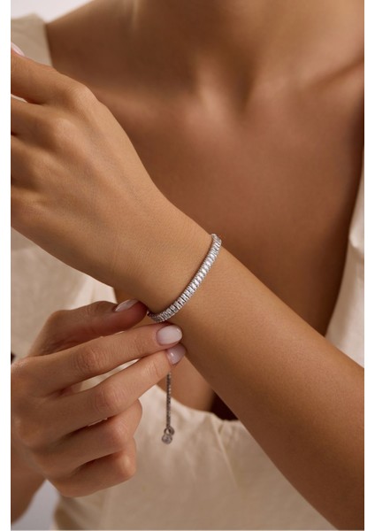 925 Ayar Gümüş Rodyum Kaplama Ayarlanabilir Asansörlü Su Yolu Sıralı Baget Taşlı Bileklik