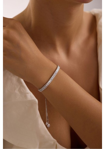 925 Ayar Gümüş Rodyum Kaplama Ayarlanabilir Asansörlü Su Yolu Sıralı Baget Taşlı Bileklik fırsatları