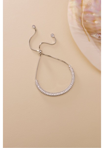 925 Ayar Gümüş Rodyum Kaplama Ayarlanabilir Asansörlü Su Yolu Sıralı Baget Taşlı Bileklik indirimleri