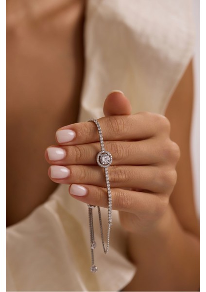 925 Ayar Gümüş Rodyum Kaplama Ayarlanabilir Asansörlü Su Yolu 7 mm Yuvarlak Tektaş Model Bileklik modelleri