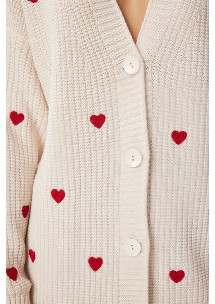 Kalp Dokulu Uzun Triko Hırka LKG0009 Krem fırsatları