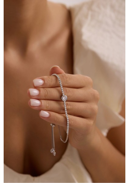 925 Ayar Gümüş Rodyum Kaplama Ayarlanabilir Asansörlü Su Yolu Orta Tektaş Model Bileklik