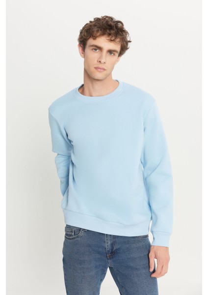 Erkek Açık Mavi Standart Fit Normal Kesim Içi Polarlı 3 Iplik Bisiklet Yaka Pamuklu Sweatshirt modelleri
