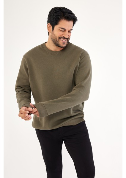 Erkek Haki Standart Fit Normal Kesim Içi Polarlı 3 Iplik Bisiklet Yaka Pamuklu Sweatshirt