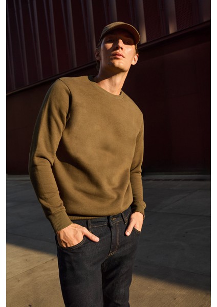 Erkek Haki Standart Fit Normal Kesim Içi Polarlı 3 Iplik Bisiklet Yaka Pamuklu Sweatshirt fiyatları