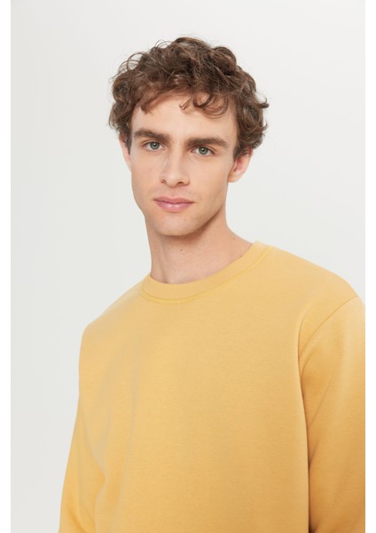 Erkek Hardal Standart Fit Normal Kesim Içi Polarlı 3 Iplik Bisiklet Yaka Pamuklu Sweatshirt fırsatları