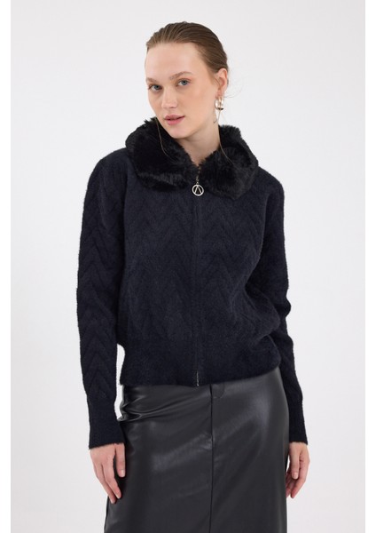 Siyah Yaka Kürk Detaylı Kadın Hırka 6680