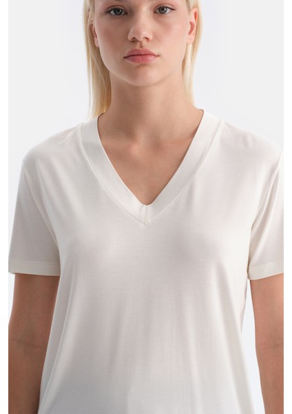 V Yaka Kısa Kollu Tişört Şort Takım