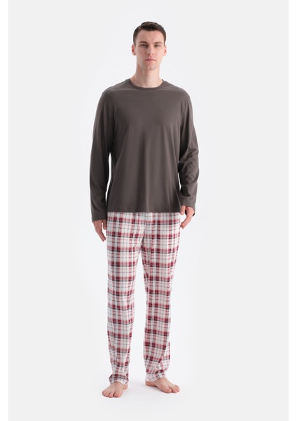 Uzun Kollu Altı Ekoseli Tişört Pantolon Takım