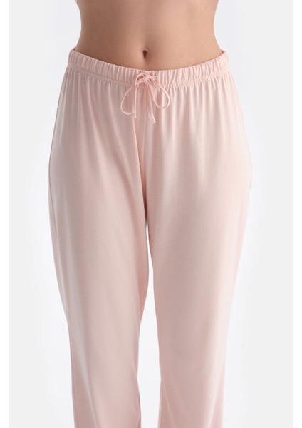 Dantel Detaylı Kayık Yaka Tişört Pantolon Takım