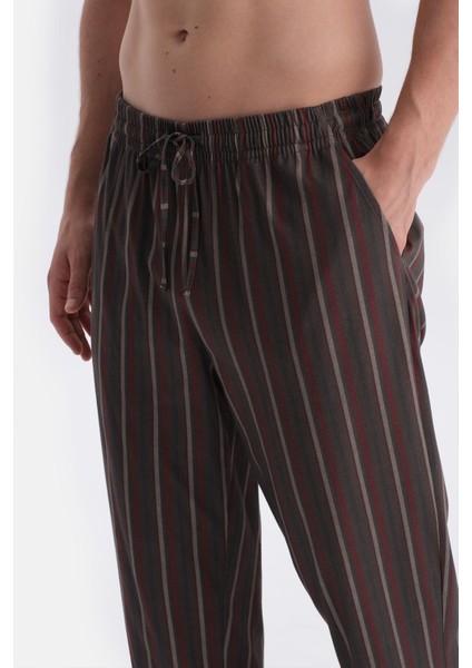 Kısa Kollu Altı Çizgili Tişört Pantolon Takım