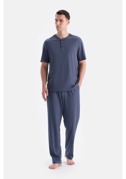 Kısa Kollu Pat ve Cep Detaylı Tişört Pantolon Takım