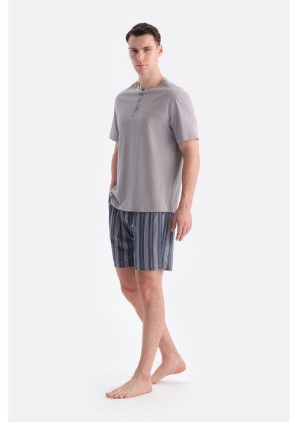 Kısa Kollu Patlı Altı Çizgili Tişört Şort Takım modelleri