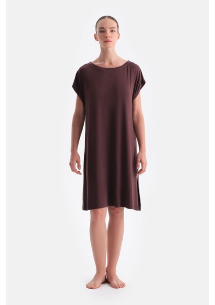 Yırtmaçlı Kısa Kollu Gecelik