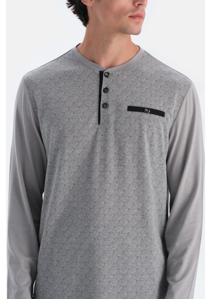 Açık Gri Uzun Kollu Jakar Detaylı Tişört Pantolon Pijama Takımı fırsatları