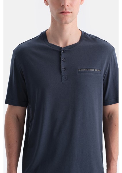 Kısa Kollu Pat ve Cep Detaylı Tişört Pantolon Takım indirimleri