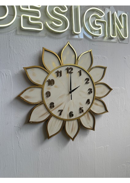 Dekoratif Ahşap Tasarım Duvar Saati