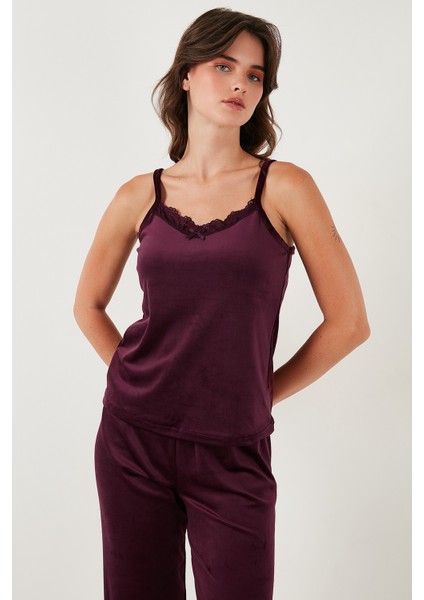 Regular Fit Dantelli Yumuşak Dokulu Sabahlıklı Kadife Pijama Takımı Bayan Pijama Takımı 6095545W4 fırsatları