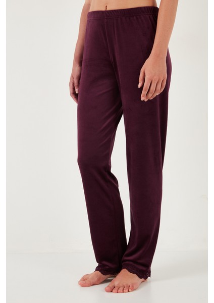 Regular Fit Dantelli Yumuşak Dokulu Sabahlıklı Kadife Pijama Takımı Bayan Pijama Takımı 6095545W4 indirimleri