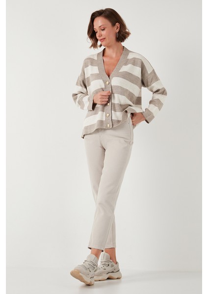 Regular Fit Çizgili V Yaka Düğmeli Soft Akrilik Hırka Bayan Hırka 4615188 modelleri