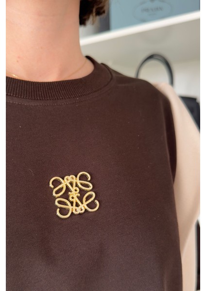 Bisiklet Yaka Metal Broşlu Orj Tshirt- Kahverengi modelleri