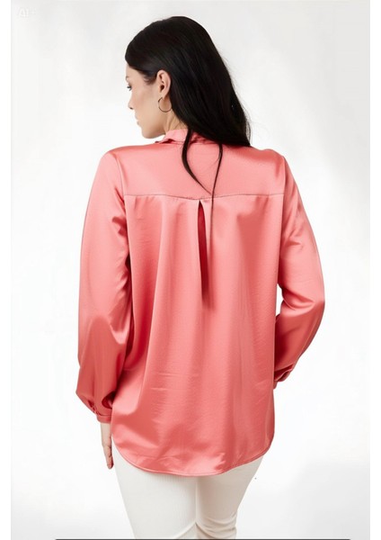 Kadın Somon Hafif Dökümlü Saten Yüzeyli Gömlek HZL22W-BD139641 indirimleri