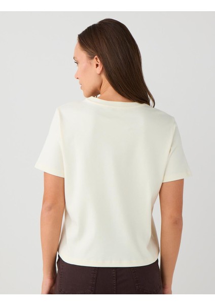 Beyaz %100 Pamuk Bisiklet Yaka Çiçek Desenli Örme Tişört indirimleri