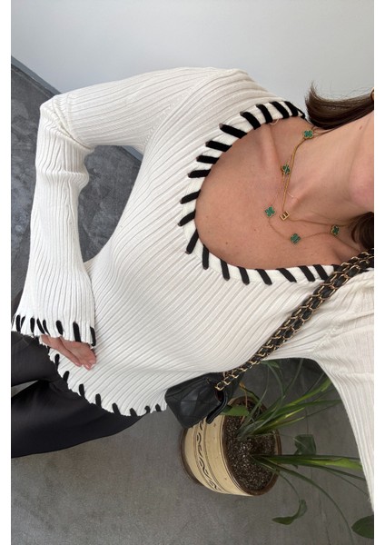 Yakası Renk Geçişli V Yaka Triko- Ekru fiyatları