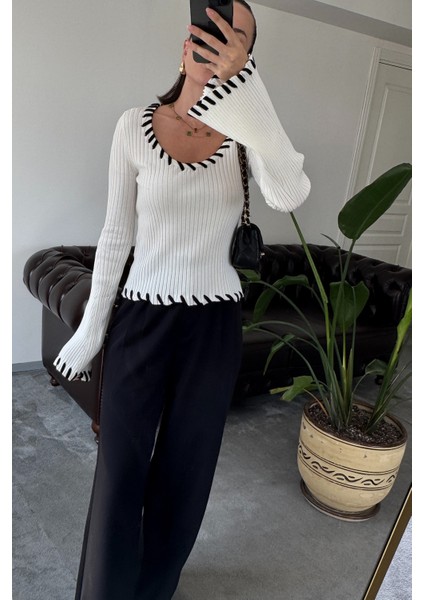 Yakası Renk Geçişli V Yaka Triko- Ekru fırsatları