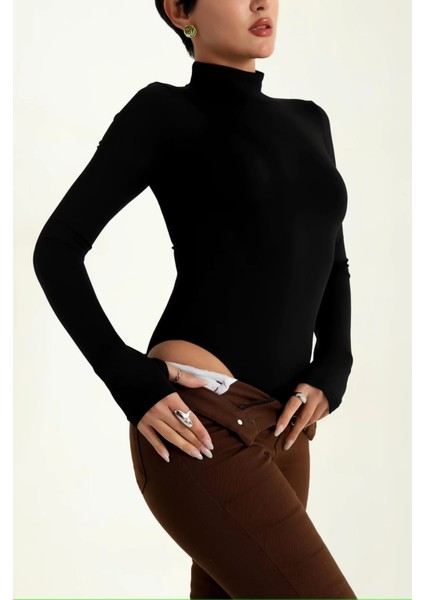 Yarım Balıkçı Yakalı Parmak Geçmeli Bodysuit