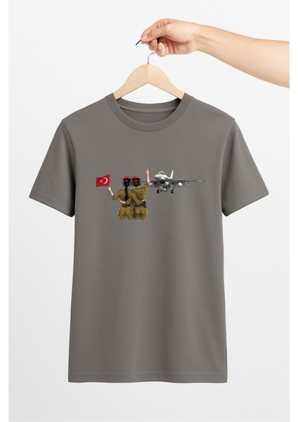 Jet Selamlayan Askerler Unisex Tshirt Pilot - Havacı - Uçak Tutkunu
